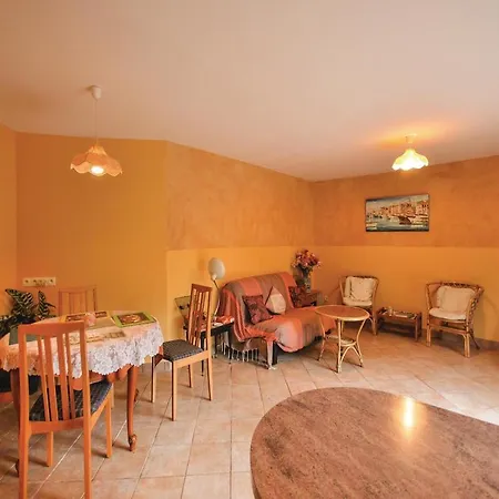 Five-bedroom Holiday In Maxime Nyaraló *